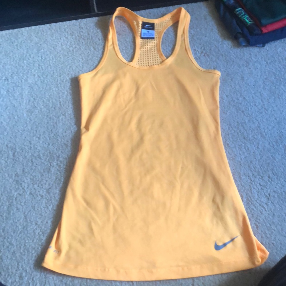 Nike top
